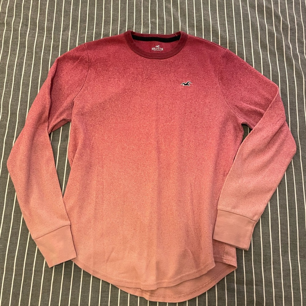 Hollister Men’s Red/Pink Ombré Knit Pullover